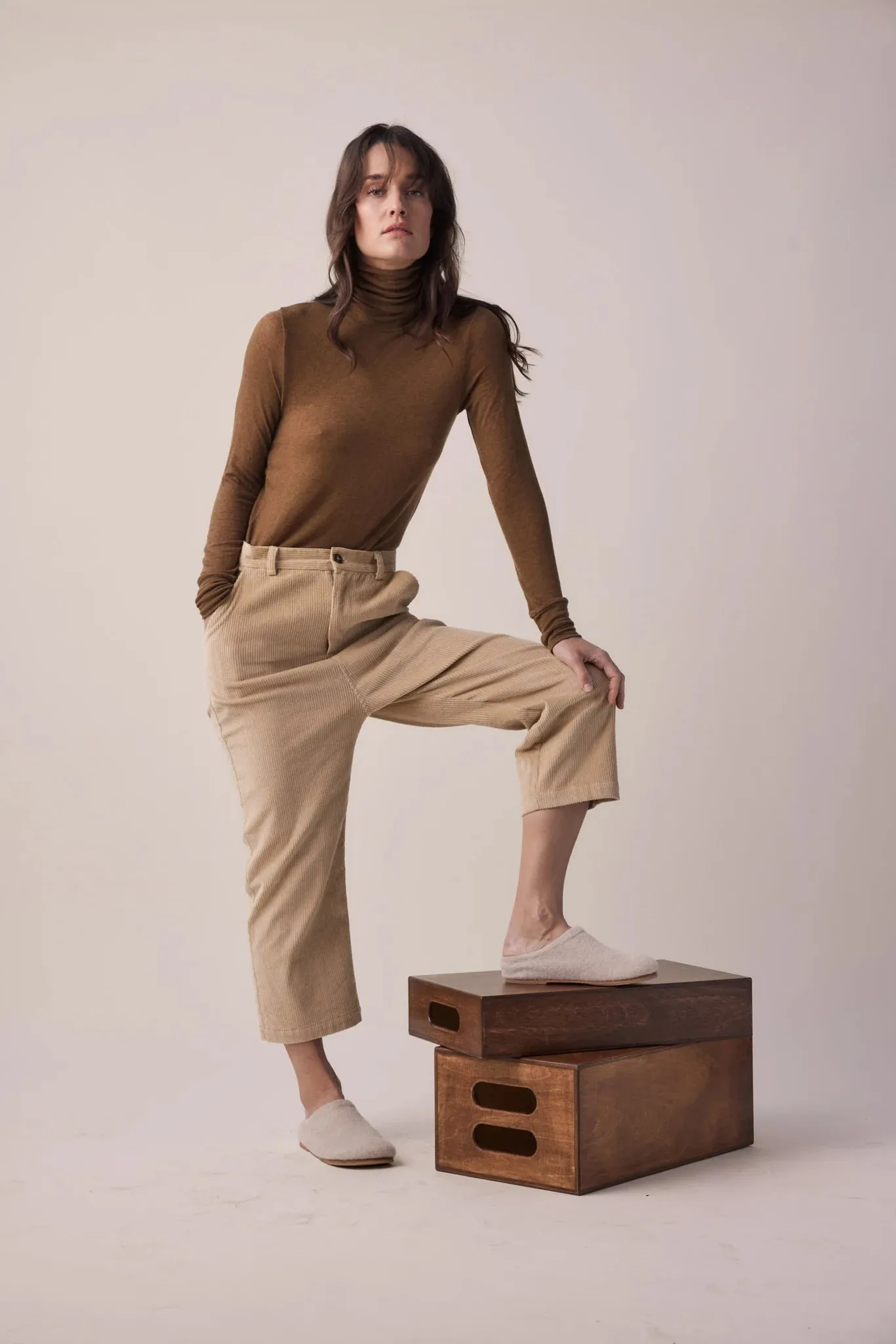 amente - Cropped Corduroy Baggy Pants